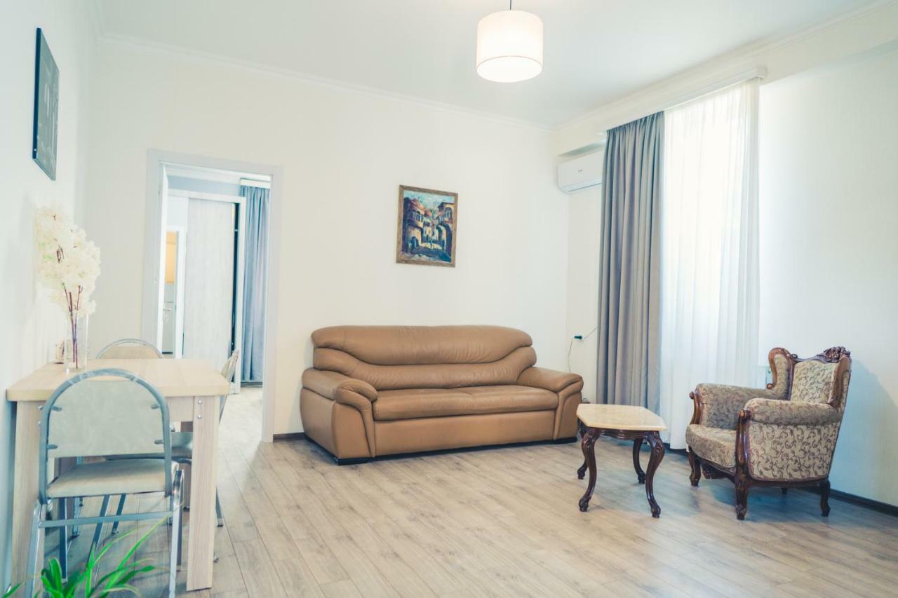 Tatias Apartments In The Downtown Tiflis Dış mekan fotoğraf